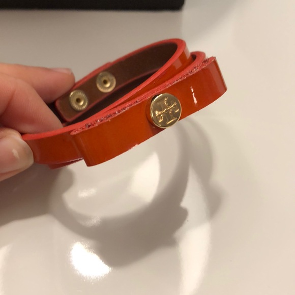 Tory Burch Patent leather Bow Double Wrap Bracelet - Picture 4 of 8